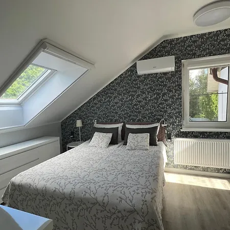 Apartment Renata Laure *