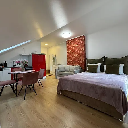 Renata Laure Apartmán