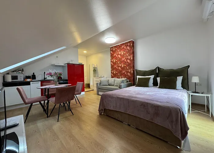 Renata Laure Apartmán